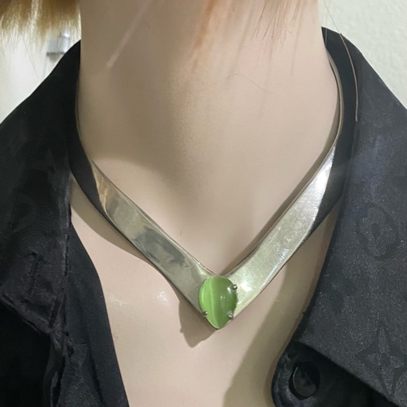 Vintage Unsigned Green Moonstone Cat Eye Center Silver Collar Necklace - Picture 2 of 13